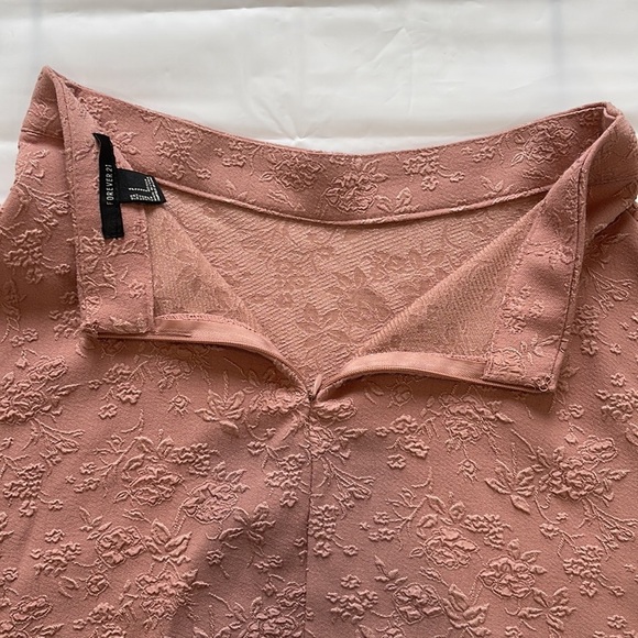 Forever 21 women’s embroidered skirt - Picture 3 of 6